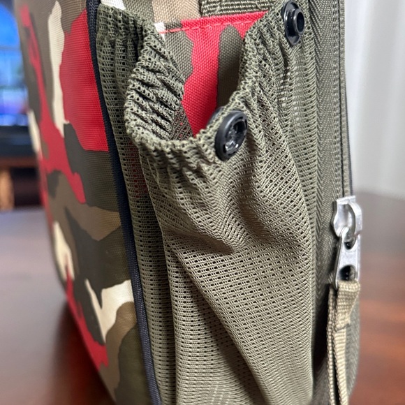 Under Armour Red and Brown Camouflage Messenger Bag - Picture 2 of 4